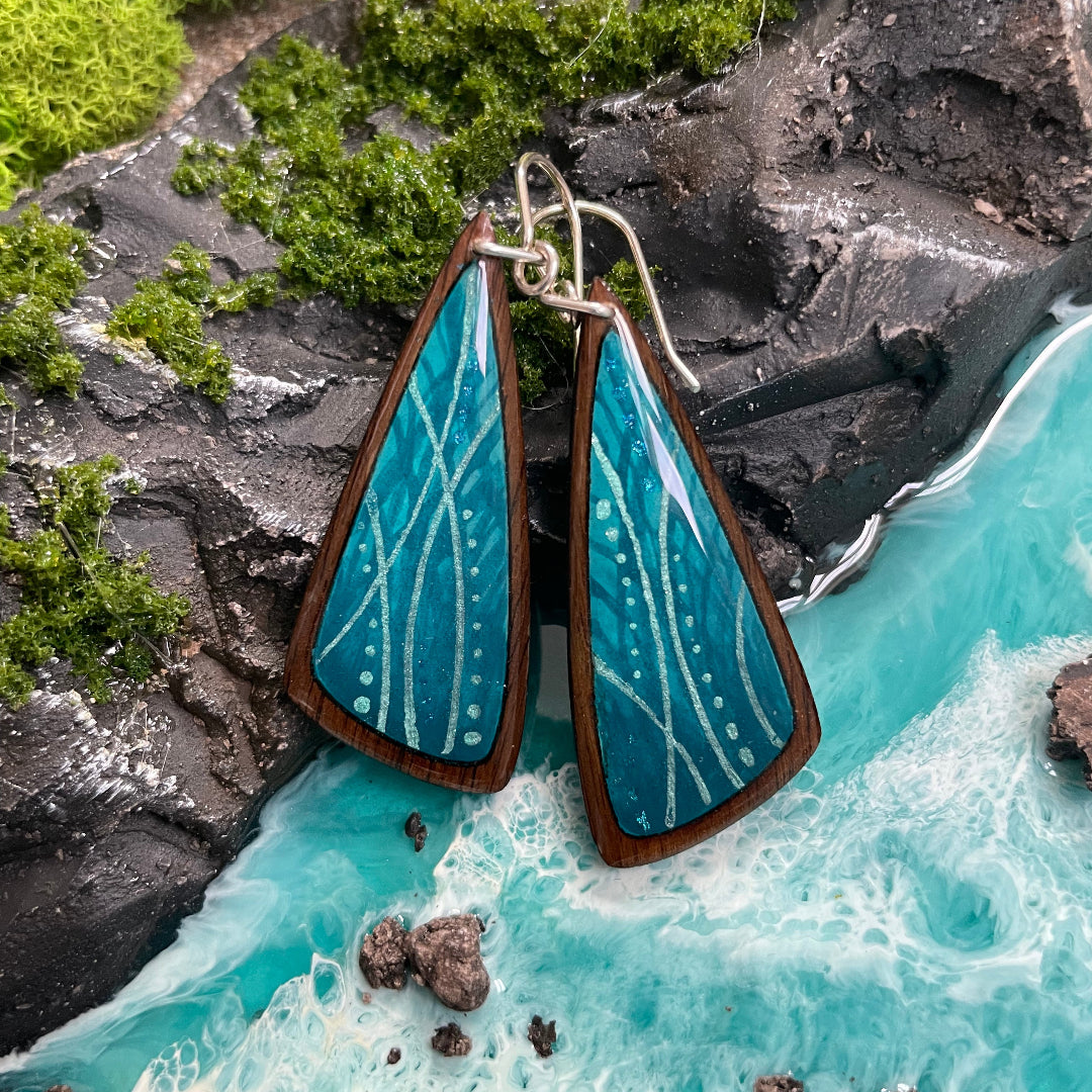 Kaligo Design Triangle Earrings