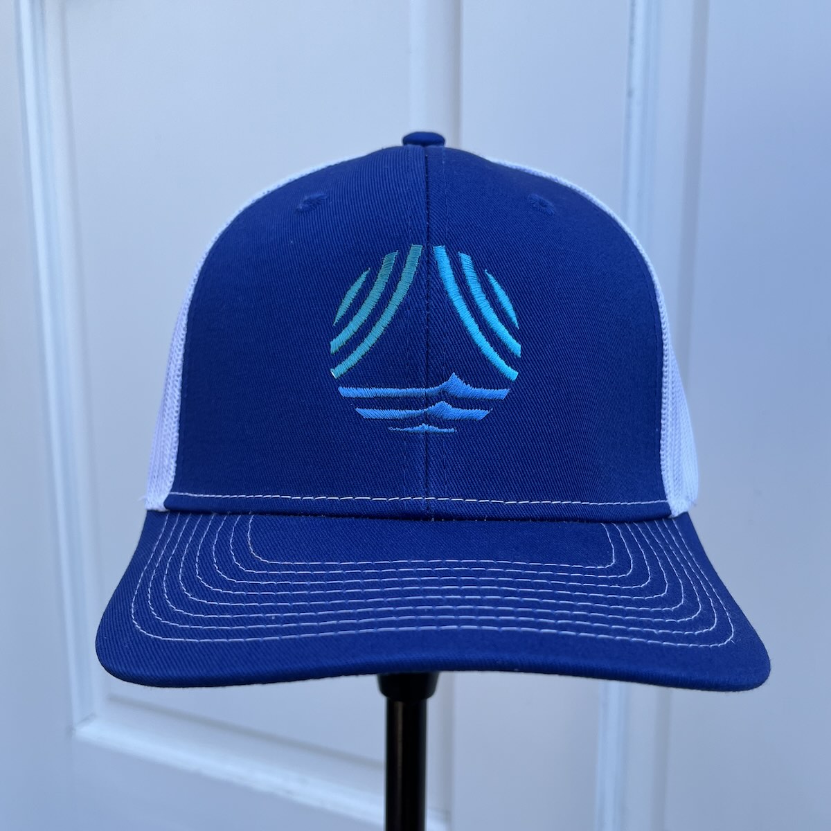 "WHOI" Icon Mesh Hat